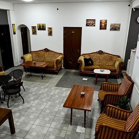 Хостел StarHostel Кутаиси Экстерьер фото