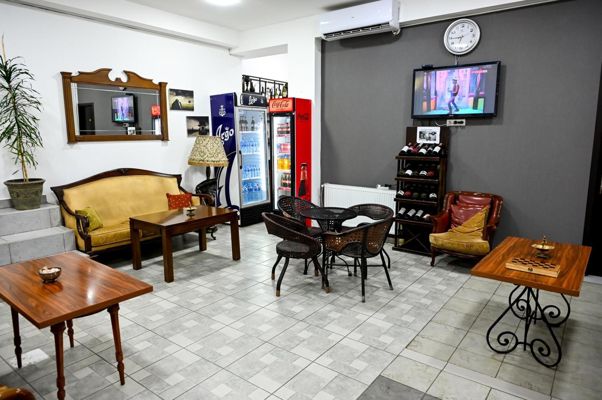 Хостел StarHostel Кутаиси Экстерьер фото