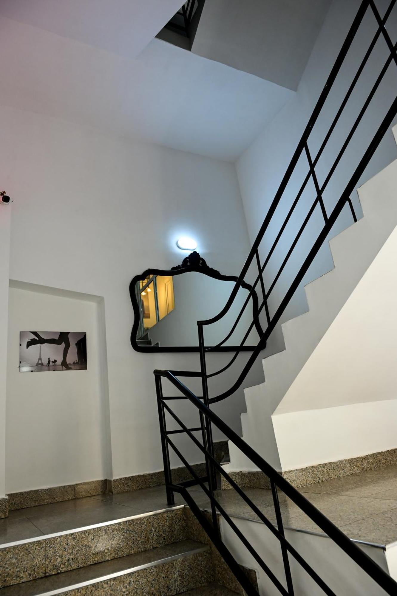 Хостел StarHostel Кутаиси Экстерьер фото