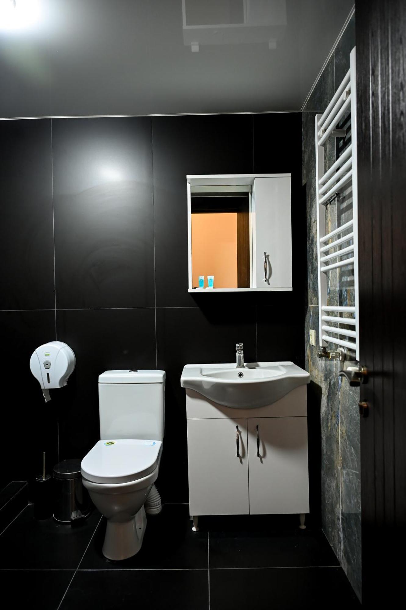 Хостел StarHostel Кутаиси Экстерьер фото