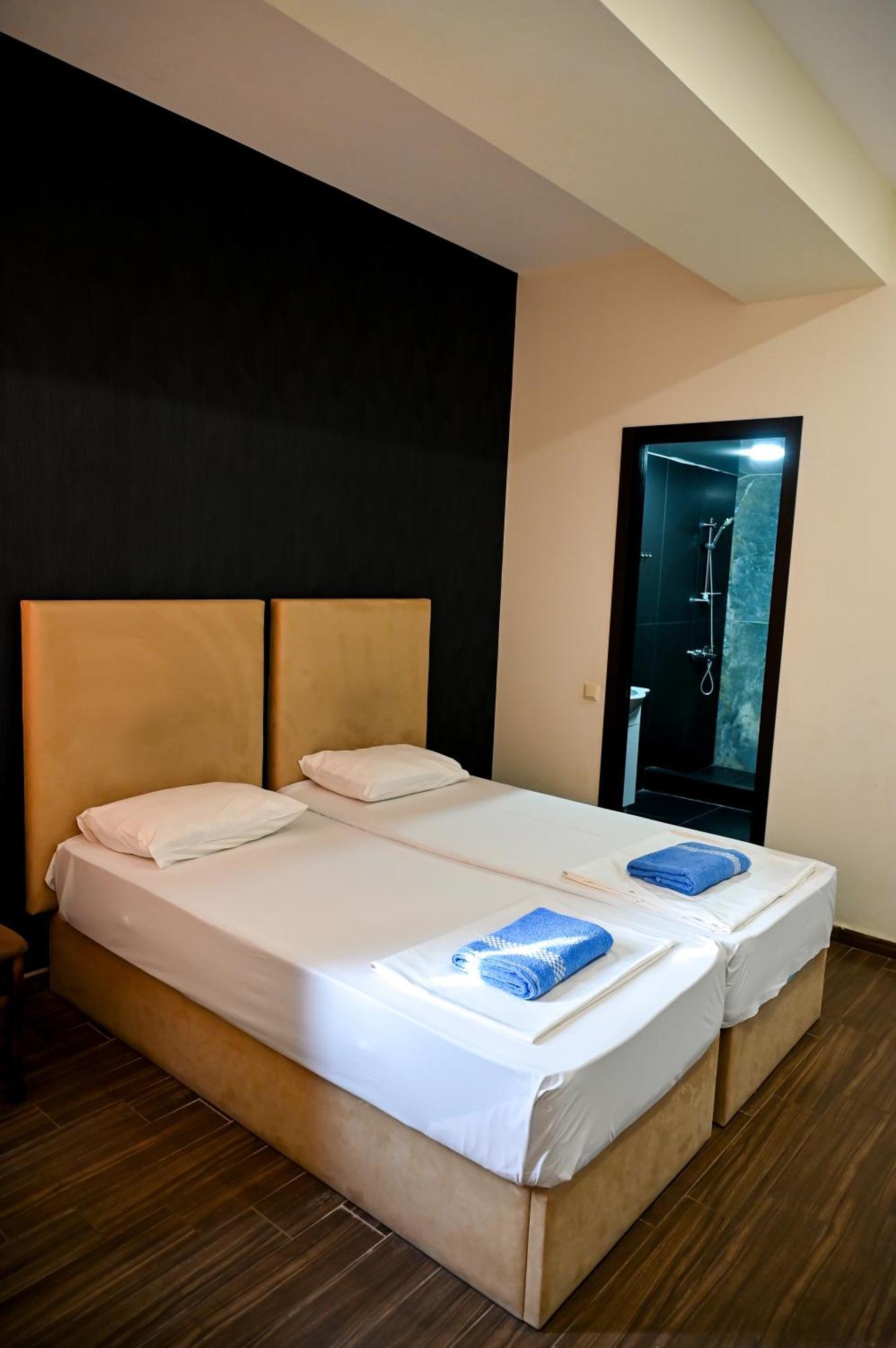 Хостел StarHostel Кутаиси Экстерьер фото