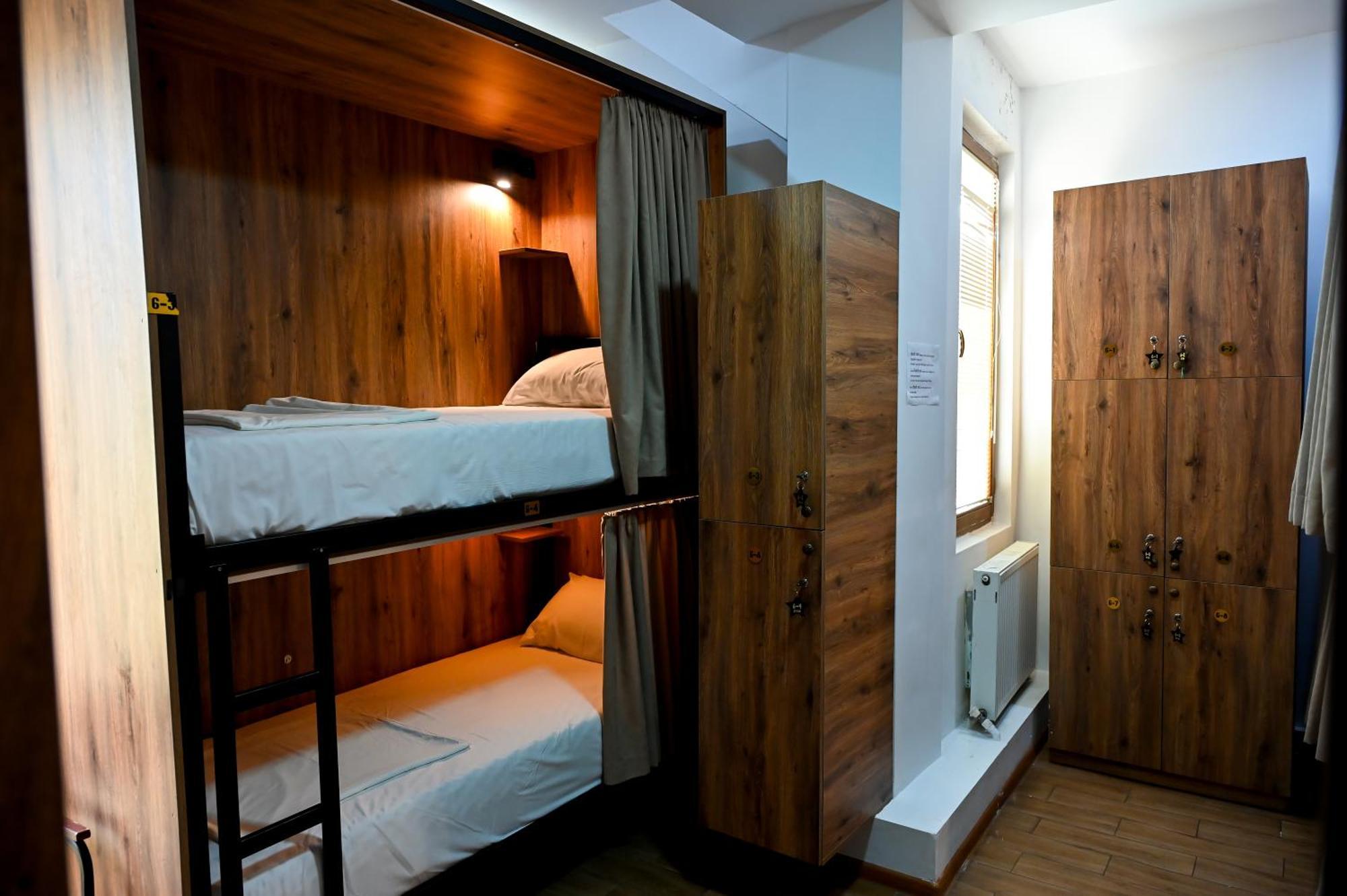 Хостел StarHostel Кутаиси Экстерьер фото