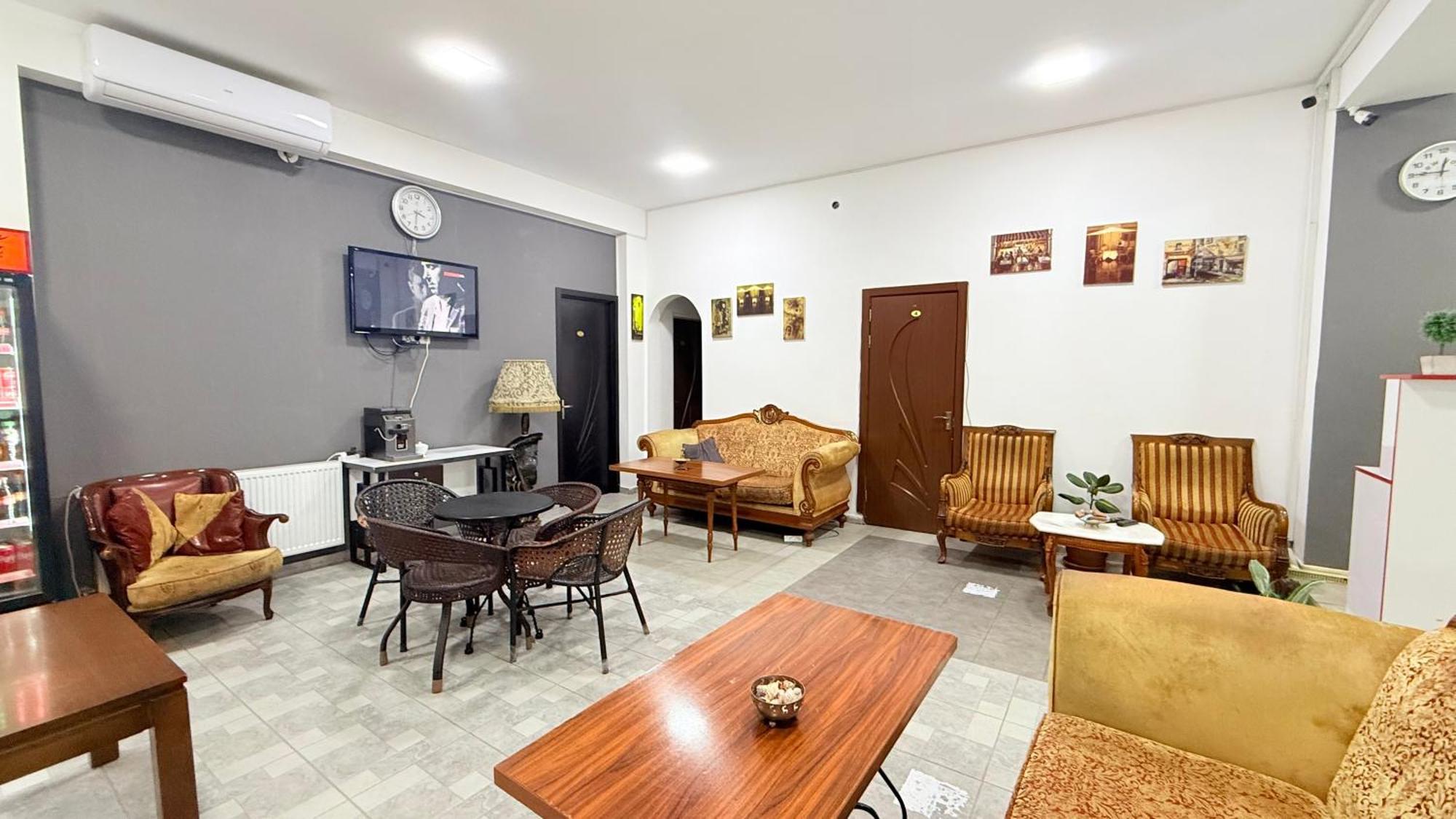 Хостел StarHostel Кутаиси Экстерьер фото