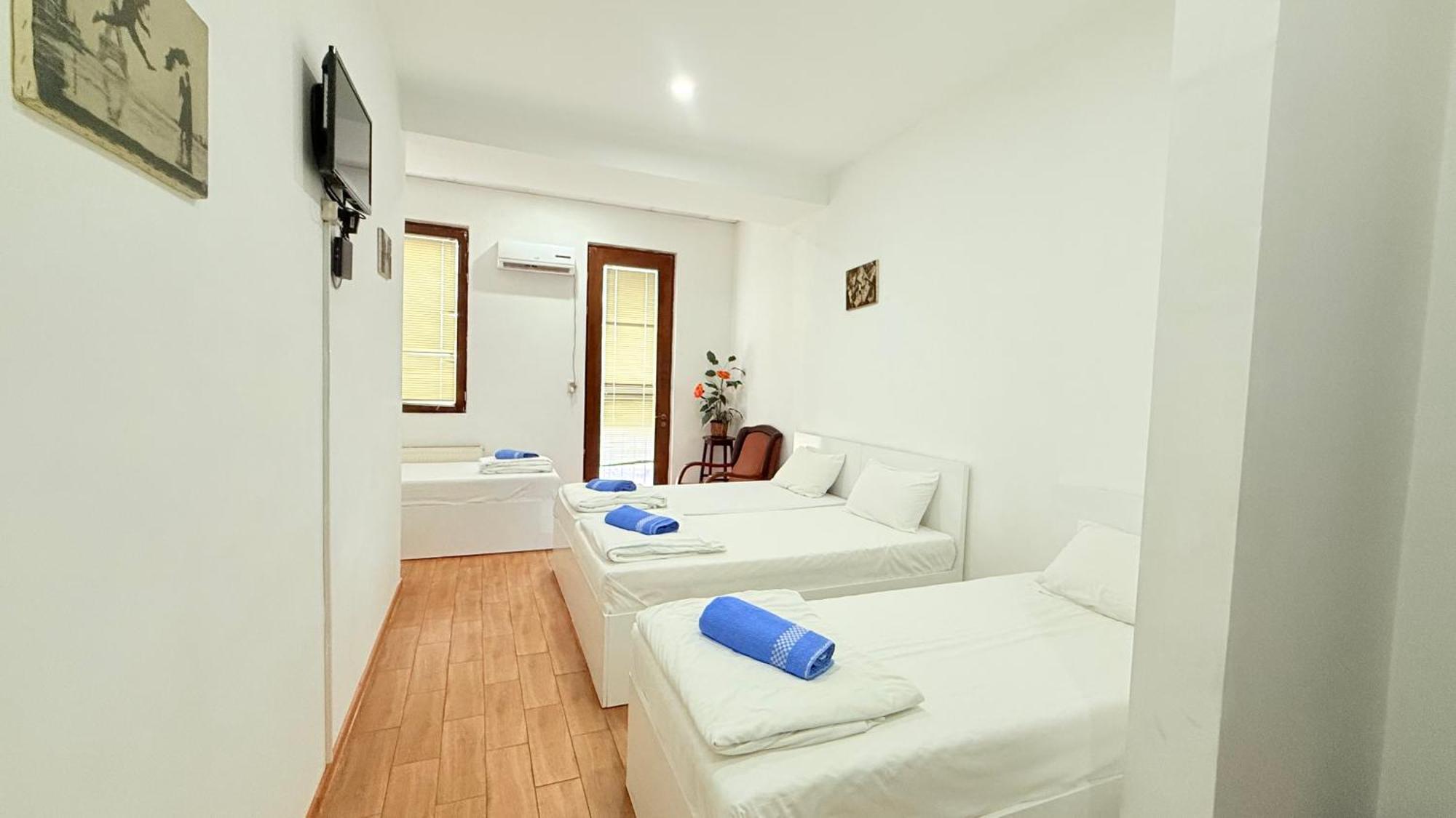 Хостел StarHostel Кутаиси Экстерьер фото