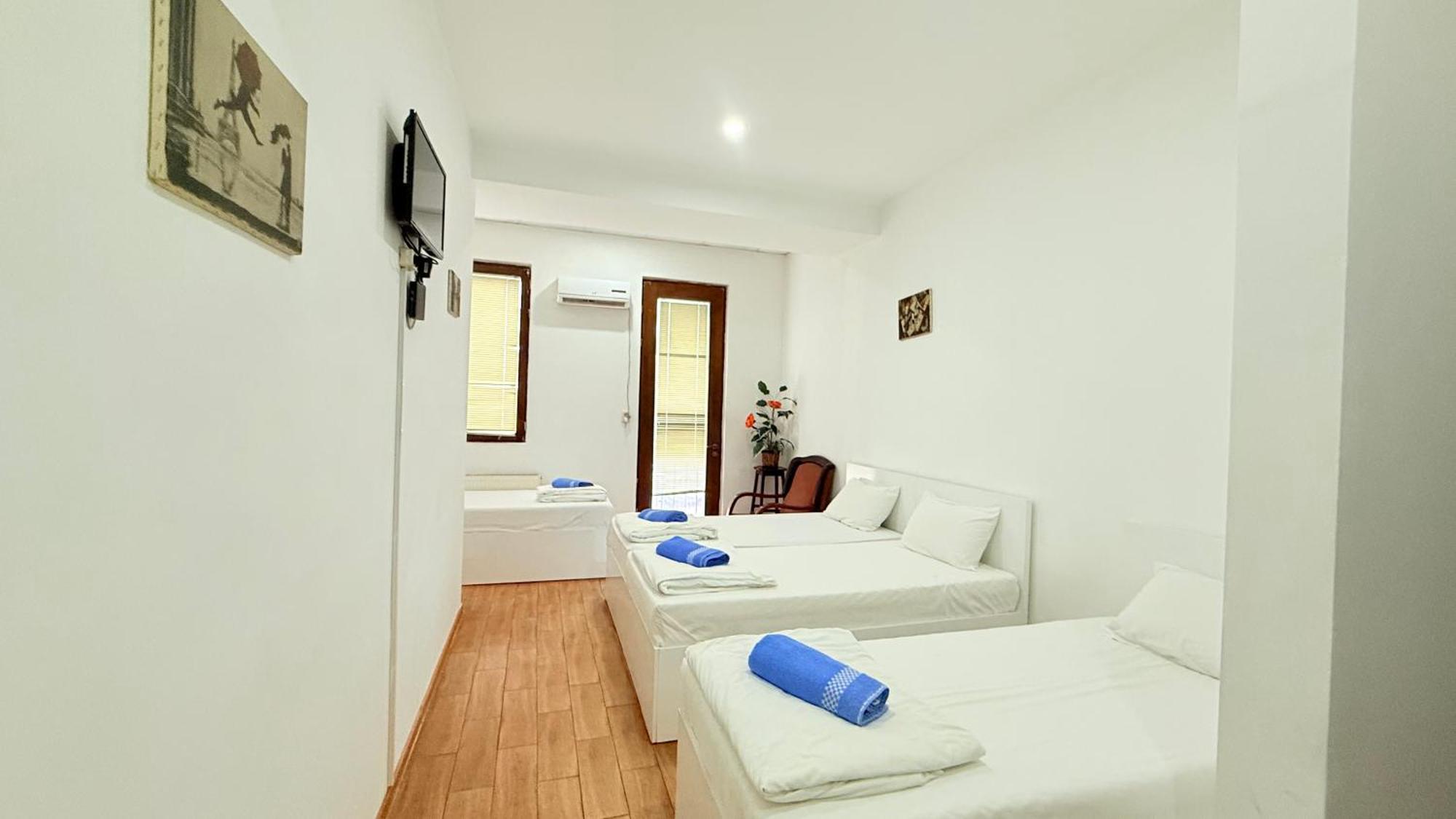 Хостел StarHostel Кутаиси Экстерьер фото